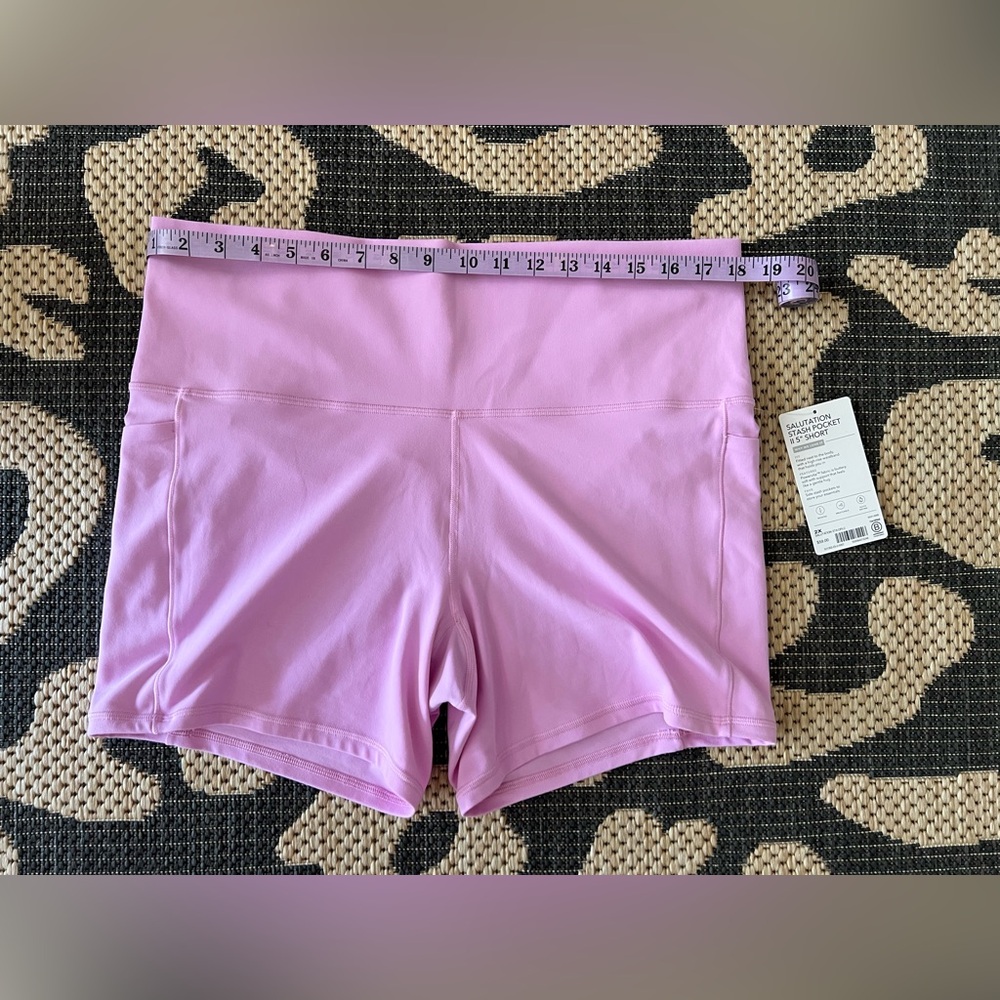 Women's Pink Athleta Salutation 5” Shorts